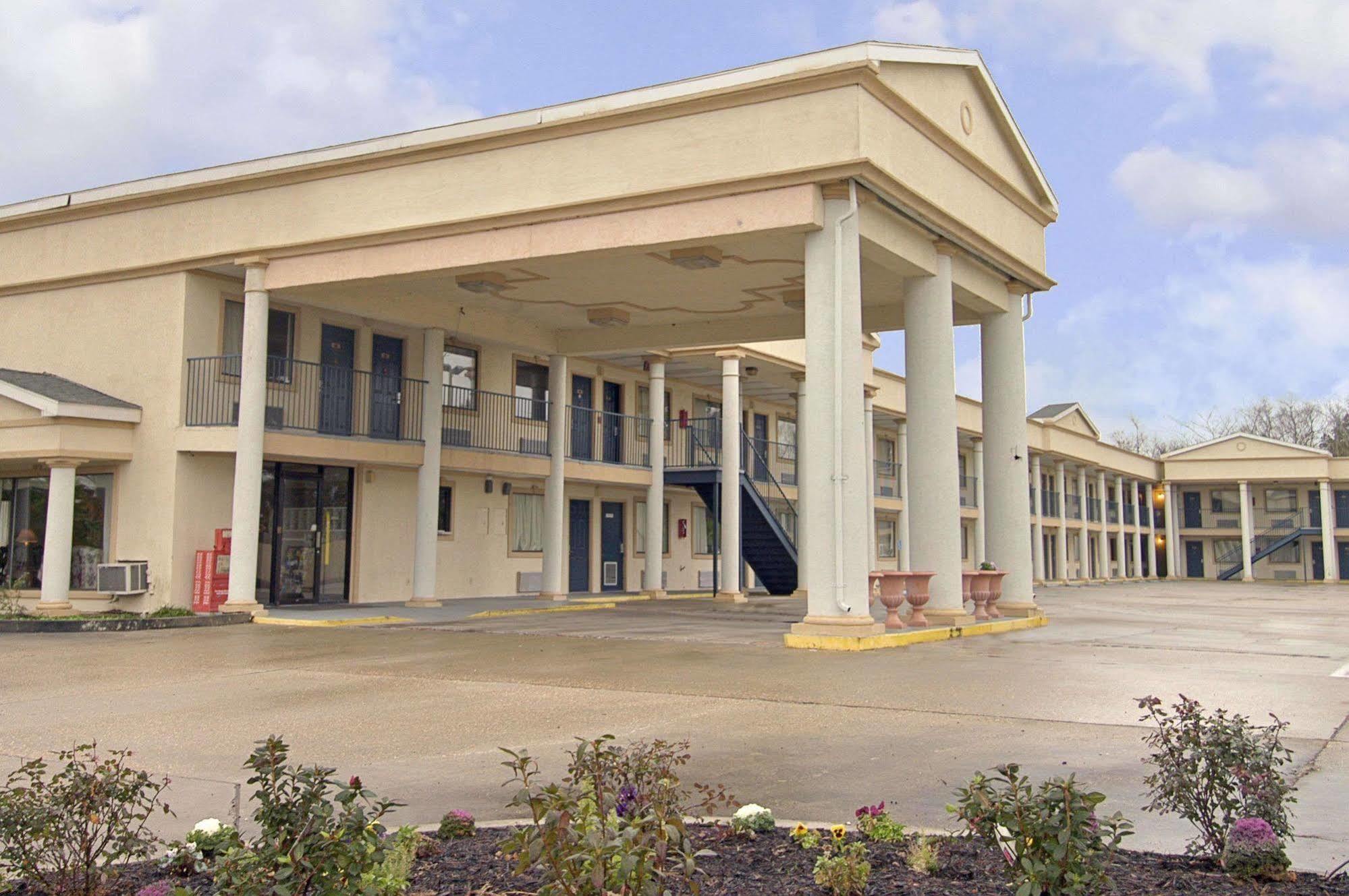 Days Inn By Wyndham Crowley Extérieur photo